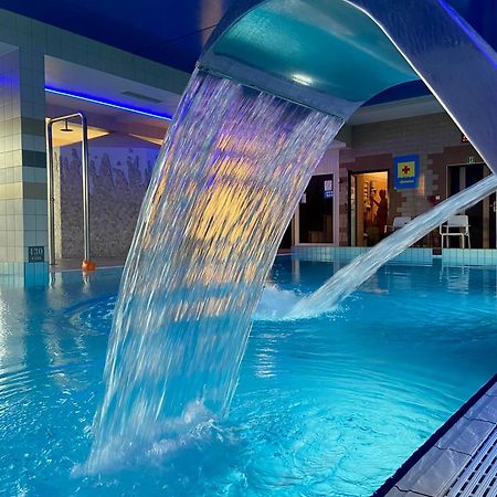Hotel Victoria Bolszewo Dış mekan fotoğraf