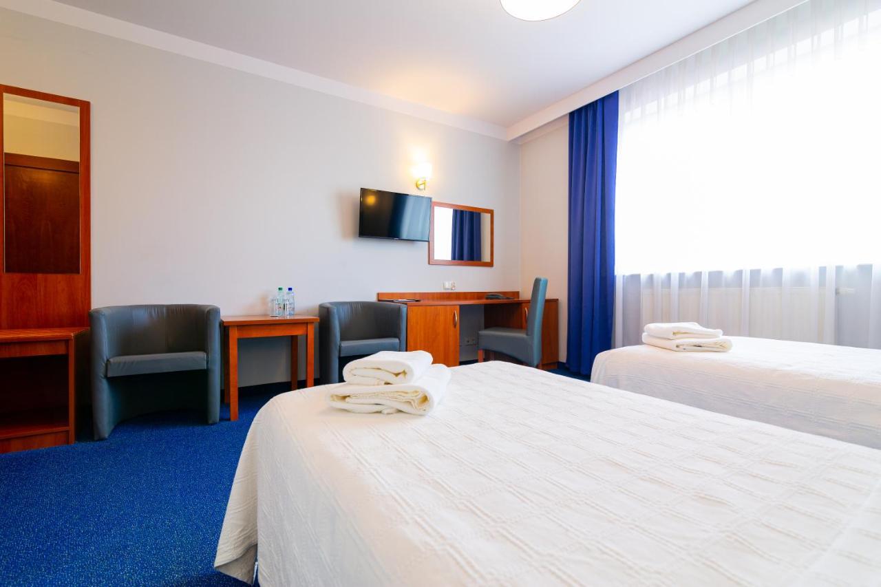 Hotel Victoria Bolszewo Dış mekan fotoğraf
