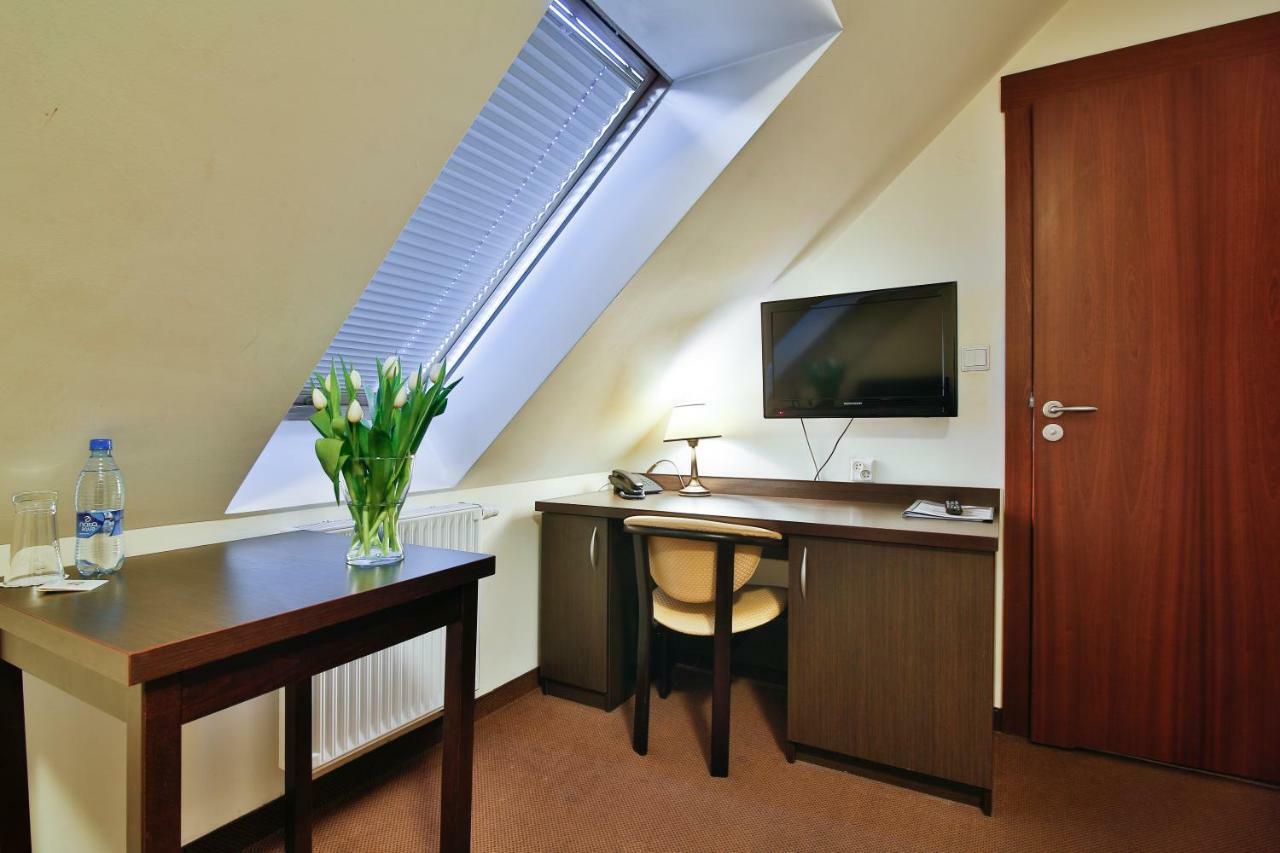 Hotel Victoria Bolszewo Dış mekan fotoğraf